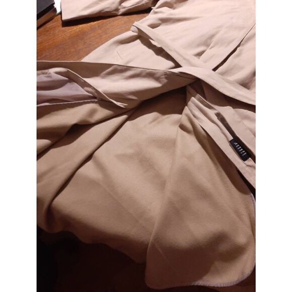 Medium Petite London Fog Tan Belted Trench Coat with Removable Lining - Picture 6 of 8